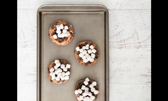 Embedded thumbnail for Peanut Butter S’mores English Muffins